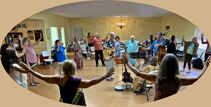 Dances of Universal Peace at Crystal River Women’s Club on 17 September 2022